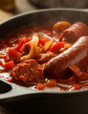 Würstchengulasch – Herzhaft, deftig und einfach köstlich