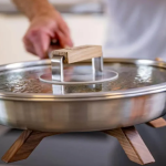 GreenKitchen Magnetische Topfuntersetzer (Set aus 2) – Platzsparende, hitzebeständige Untersetzer für Kochgeschirr & Servierschalen